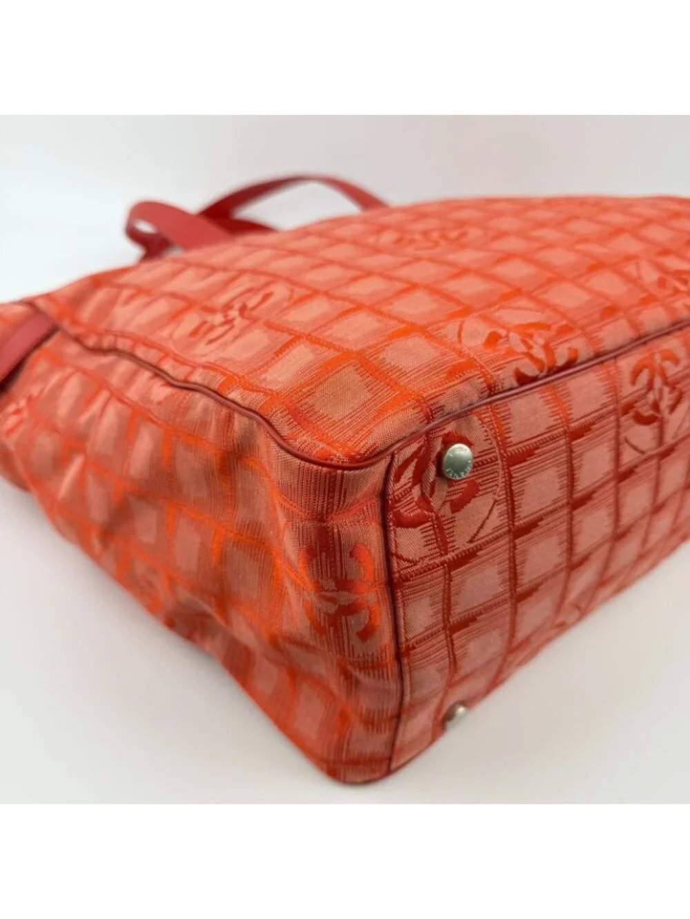 ★SOLD★ Chanel CC Logo New Travel Tote Red Nylon Vintage - Picture 9 of 15